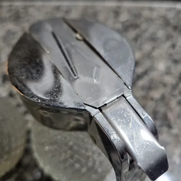 Vintage 5 pcs diamond point pressed glass table service set. Salt, pepper, syrup - Picture 12 of 12